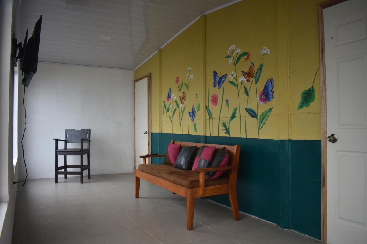 Lidia'S Mountain View Vacation Homes モンテベルデ エクステリア 写真